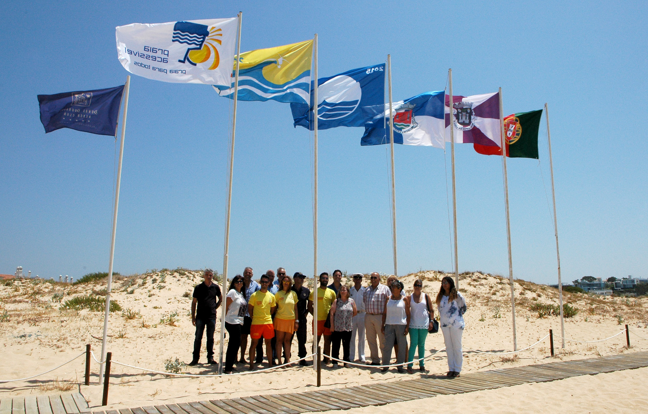 Sul Informação - Praias Louletanas já têm bandeiras azuis hasteadas