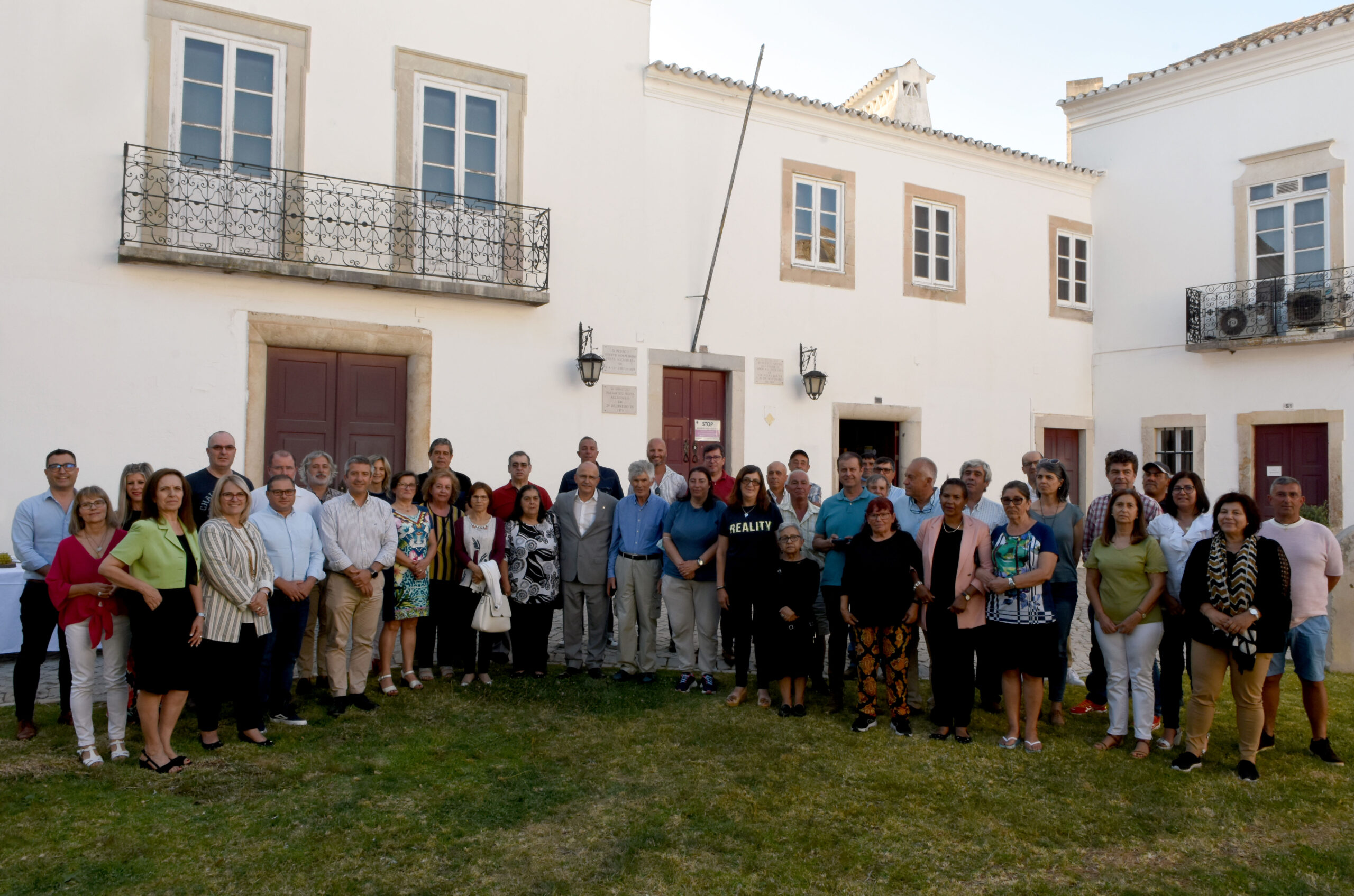 Sul Informação - Funcionários com 35 e 25 anos de serviços homenageados pela Câmara de Loulé