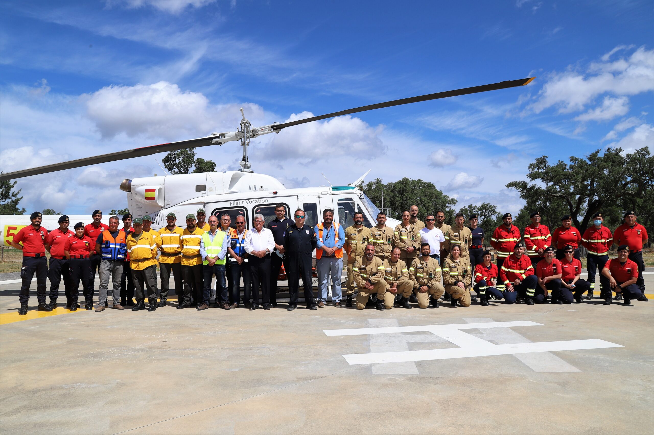 Sul Informação - Presidente de Grândola visitou centro de meios aéreos com dispositivo de combate a incêndios