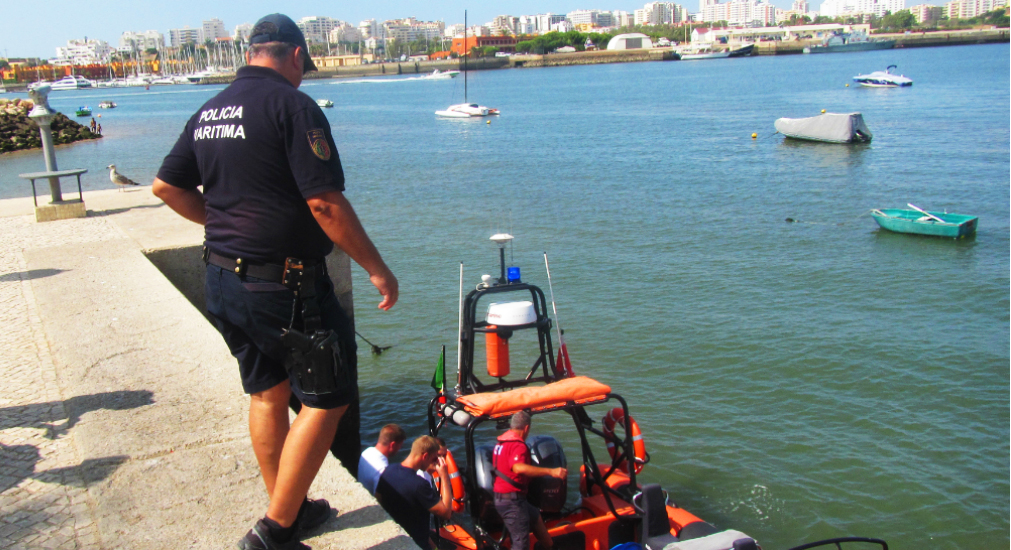 Sul Informação - Salva-vidas de Ferragudo resgata polaco vítima de doença súbita em barco turístico
