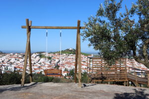 Sul Informação - Aljustrel tem um novo baloiço panorâmico no Moinho do Maralhas