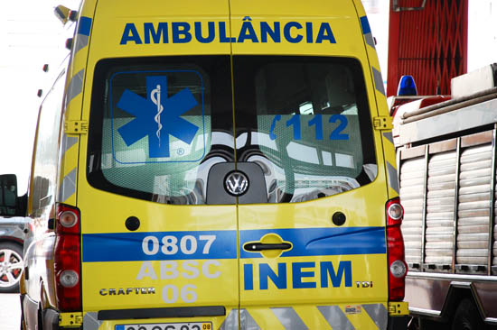 Sul Informação - Homem cai de ravina na Praia da Rocha e fica em estado grave
