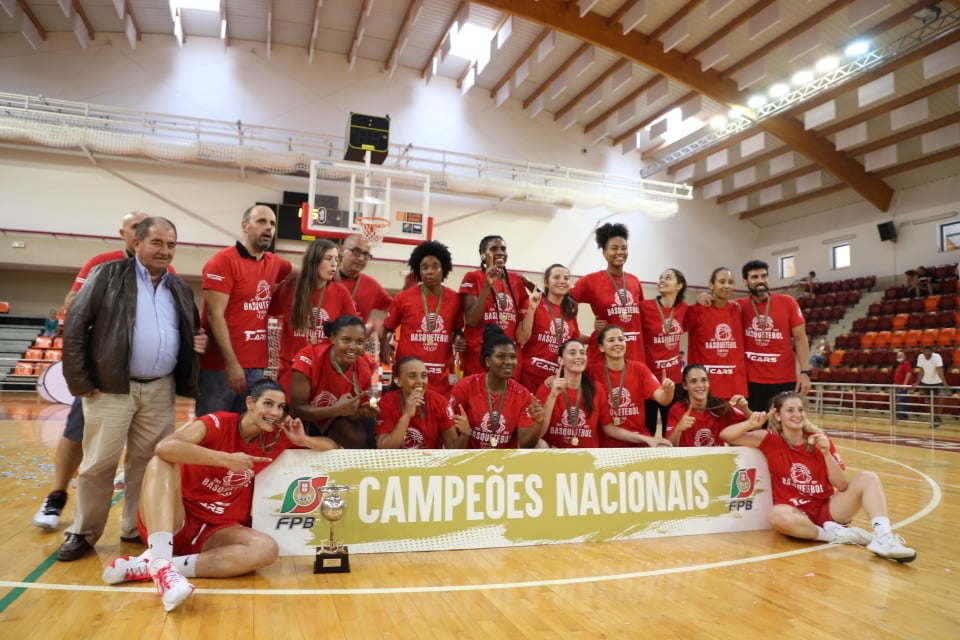 Sul Informação - Imortal sagra-se campeão nacional em basquetebol feminino