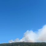 Sul Informação - Meios aéreos combatem fogo de grandes proporções na serra de Monchique