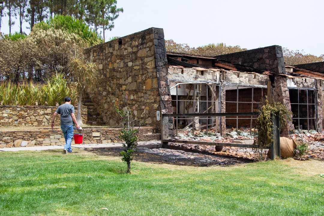 Sul Informação - «Nós estamos cá, mas o fogo destruiu-nos o trabalho de uma vida»