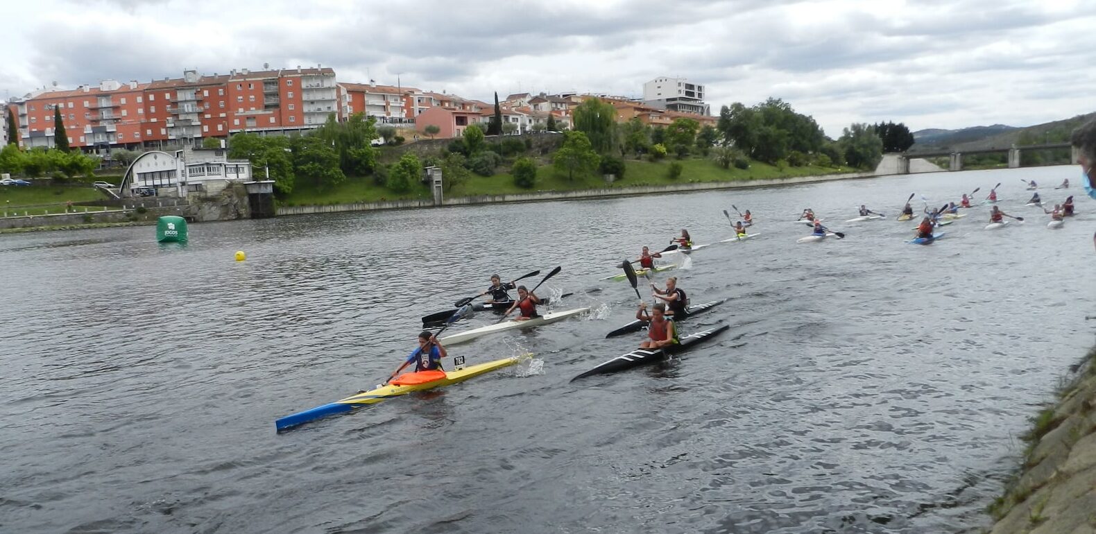 Sul Informação - Atletas algarvios sagram-se campeões de Fundo em canoagem