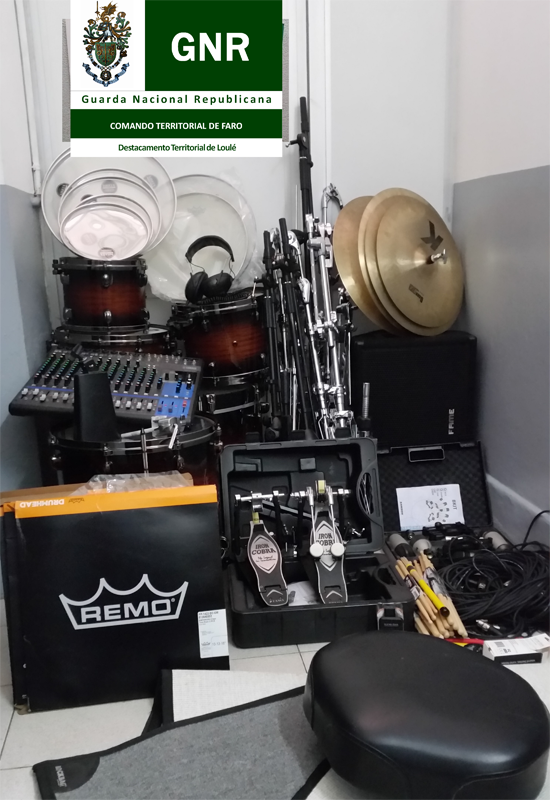 Sul Informação - GNR de Loulé recupera na Fuseta instrumentos musicais furtados