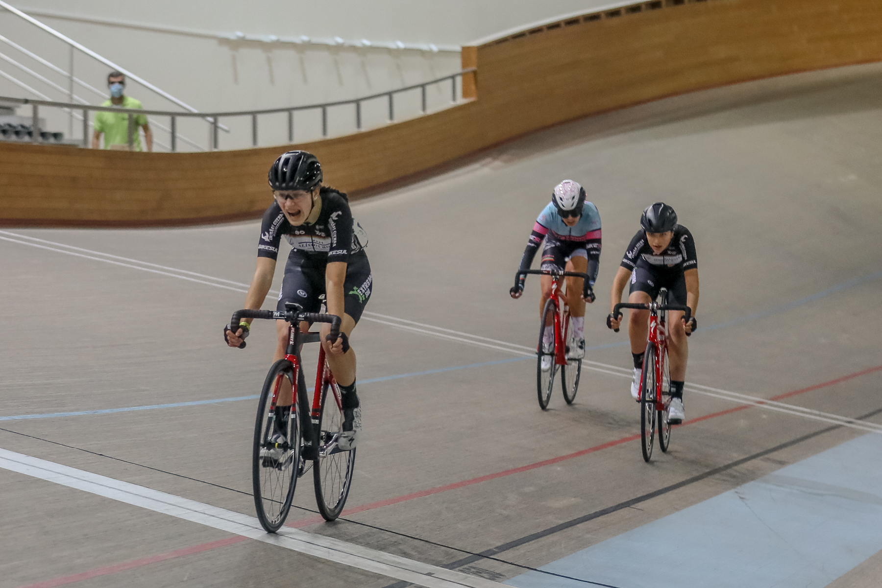 Sul Informação - Ciclista algarvia Marta Carvalho bisa na Taça de Portugal de Pista