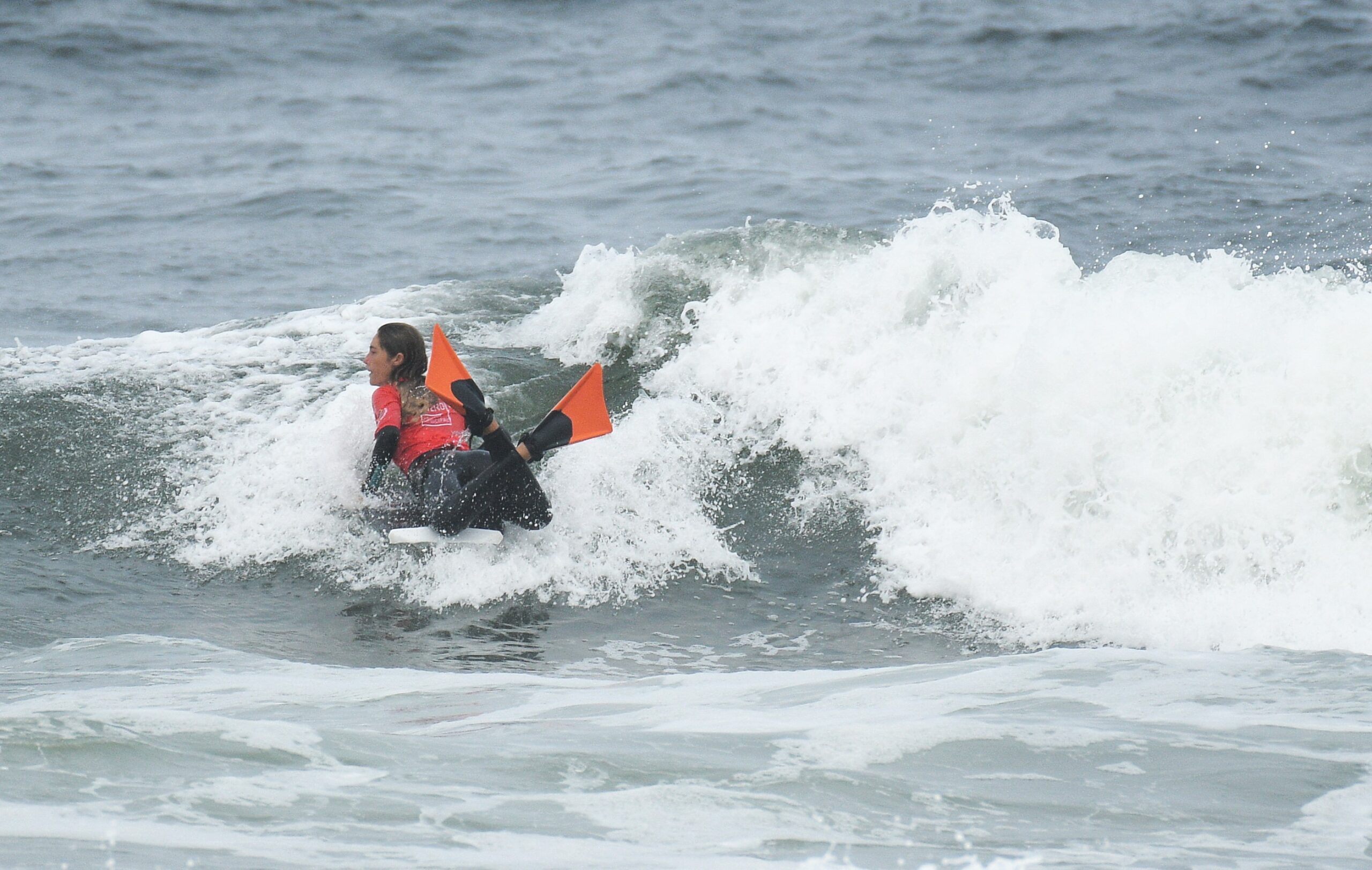 Sul Informação - Joana Schenker fica em 2º lugar na segunda etapa do Nacional de Bodyboard