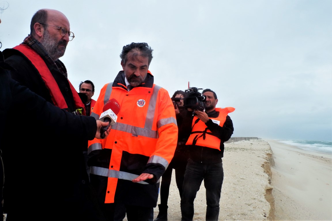 Sul Informação - Ministro do Ambiente testemunhou estragos do temporal no Algarve e já está a pensar na fatura