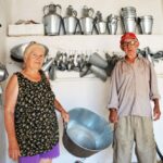 Sul Informação - O último latoeiro do Algarve ainda trabalha lá para os lados de Estiramantens