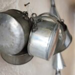 Sul Informação - O último latoeiro do Algarve ainda trabalha lá para os lados de Estiramantens