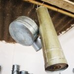Sul Informação - O último latoeiro do Algarve ainda trabalha lá para os lados de Estiramantens