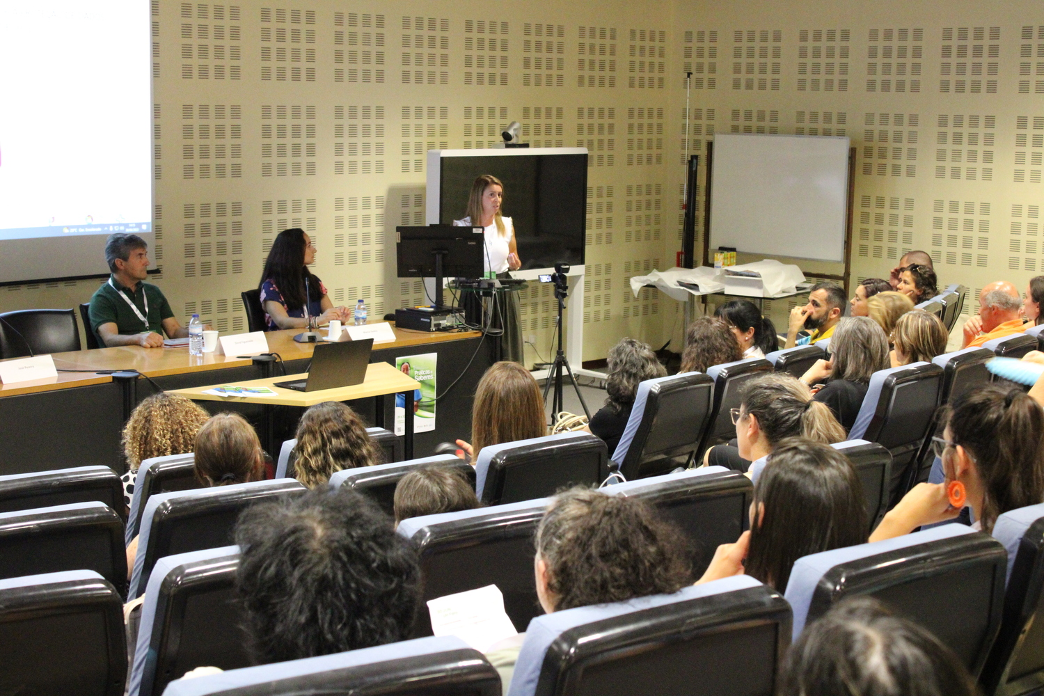Sul Informação - Primeiras jornadas de Assistentes Operacionais do CHUA juntaram 200 pessoas