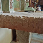 Sul Informação - Uma pedra de altar viajada ou a história de uma dupla descoberta arqueológica