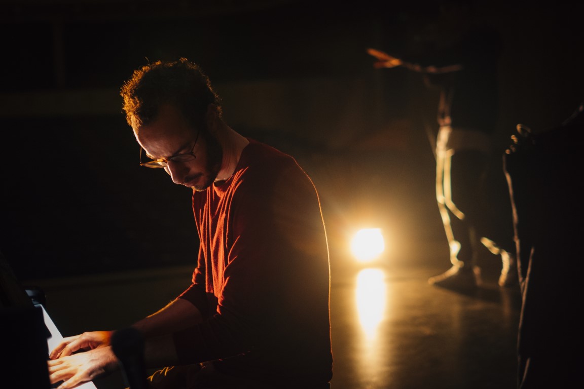 Sul Informação - Teatro das Figuras tem dança, teatro e música de Maria João Pires e Júlio Resende em Agosto