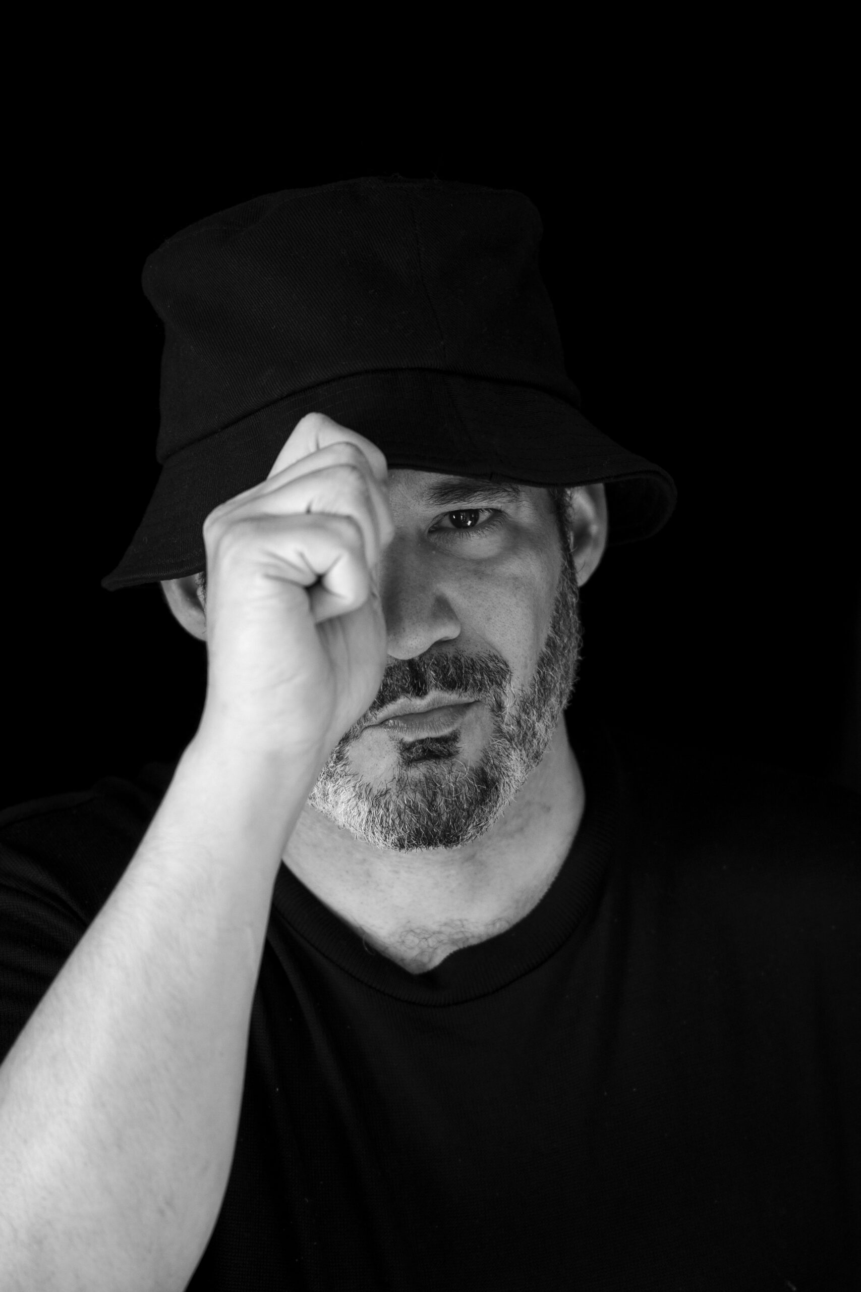 Sul Informação - Maior crooner português interpreta músicas do maior crooner de todos os tempos