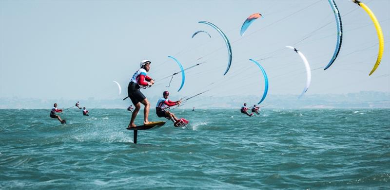 Sul Informação - Fuzeta acolhe 1º Campeonato Nacional de Kiteboard
