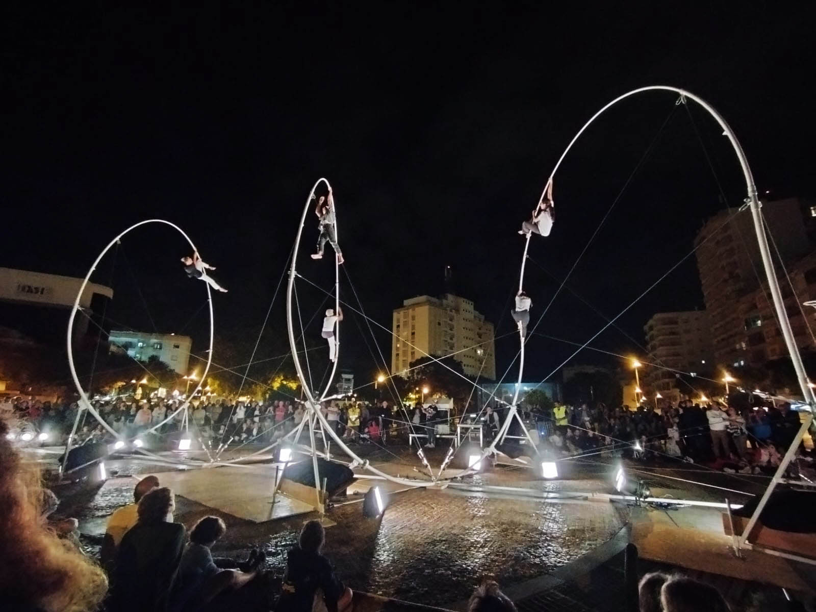 Sul Informação - Magia das trapezistas-bailarinas volta hoje a Portimão pela mão do Lavrar o Mar [fotos]
