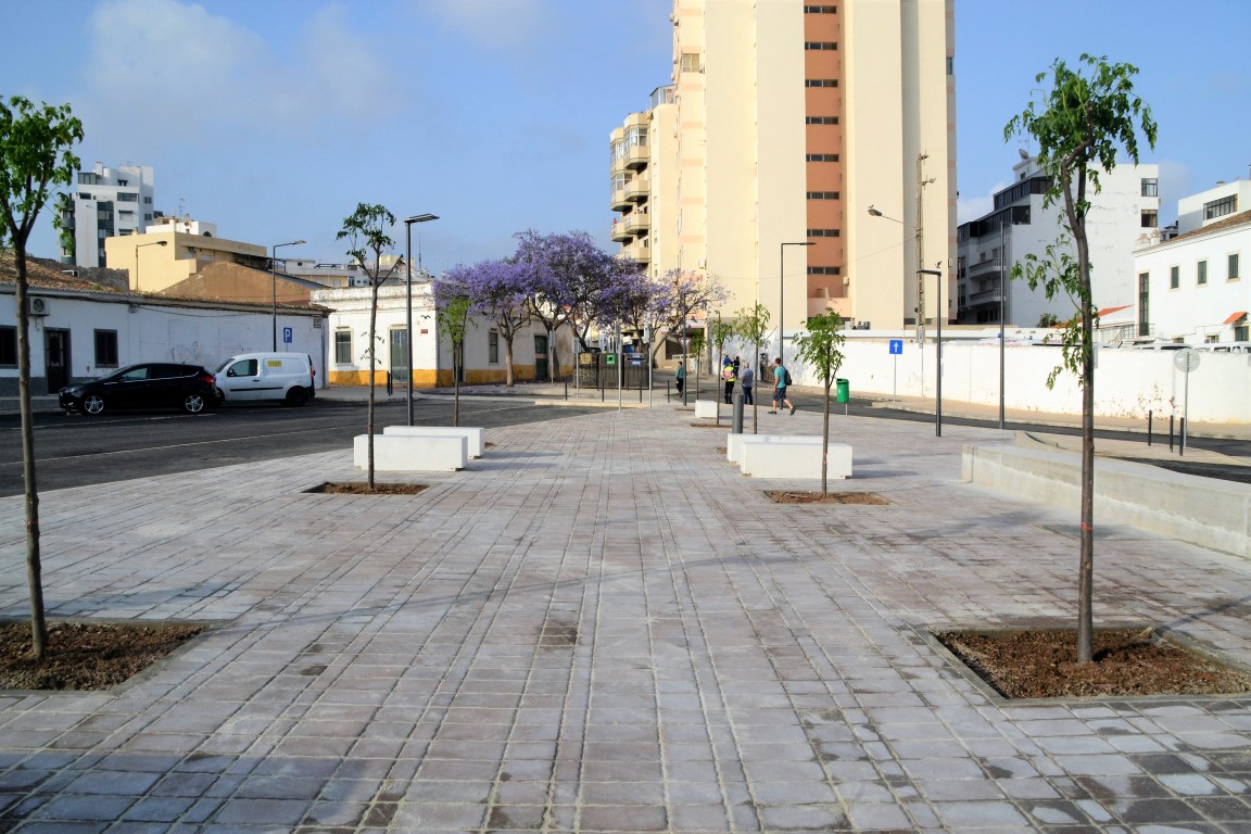 Sul Informação - Estacionamento subterrâneo não avançou e Largo das Mouras Velhas transformou-se em «ponte»