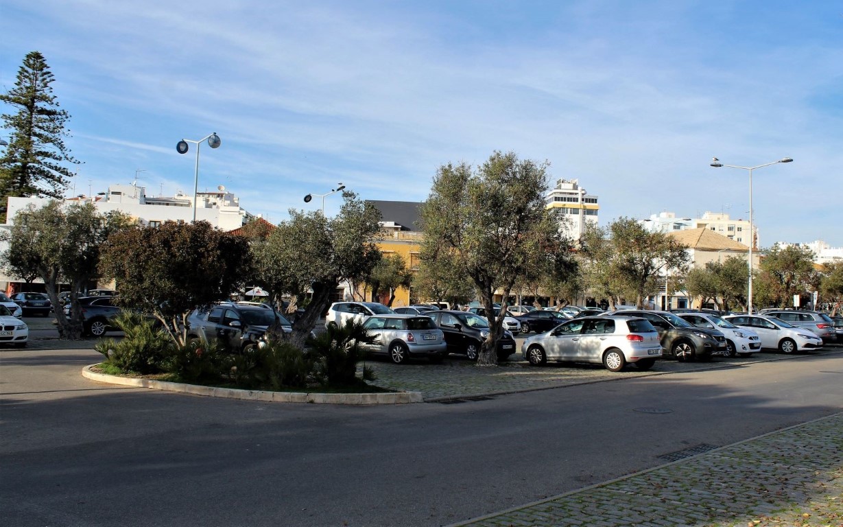 Sul Informação - Portimão: saiba quando é que não se paga estacionamento no centro e no Largo do Dique