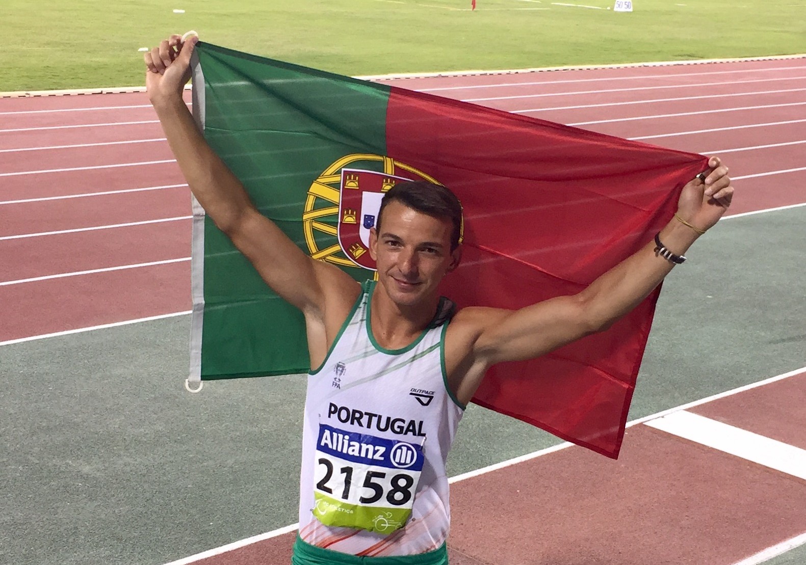 Sul Informação - Atleta mais medalhado do Mundo treina com a população de Quarteira