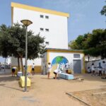 Sul Informação - Jovens de Olhão unem-se à MOJU para limpar e pintar Bairro do Fundo de Fomento