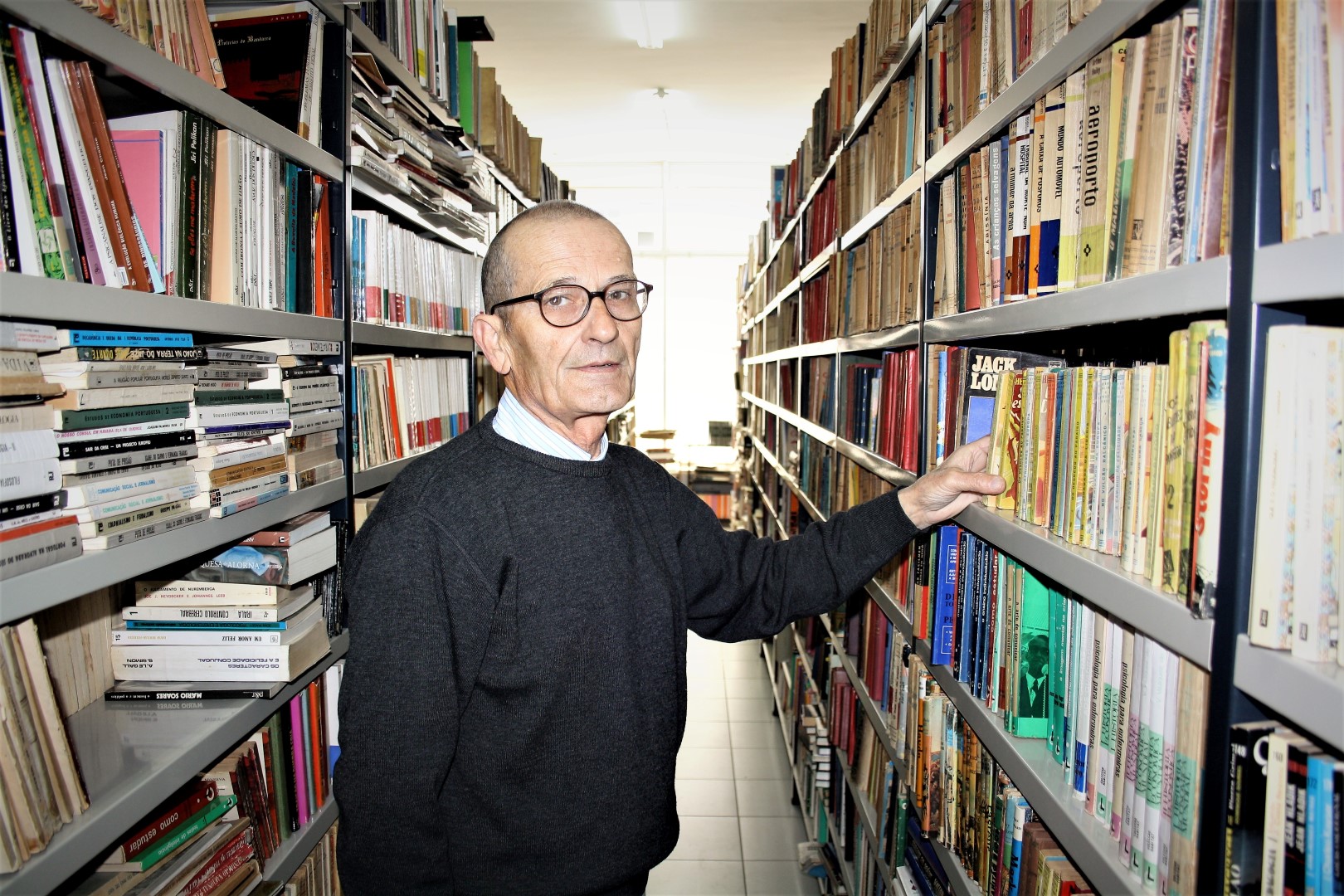 Sul Informação - Negócio e paixão pelos livros do alfarrabista Simões continuam bem vivos em Faro