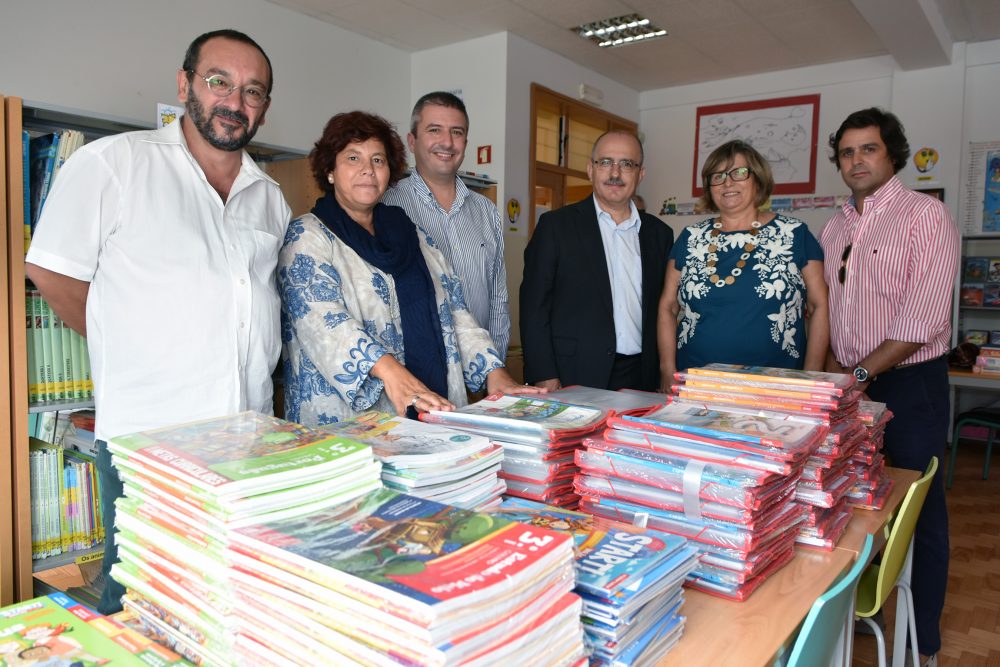 Sul Informação - Câmara de Loulé distribuiu manuais escolares e kits de higiene nas escolas do concelho