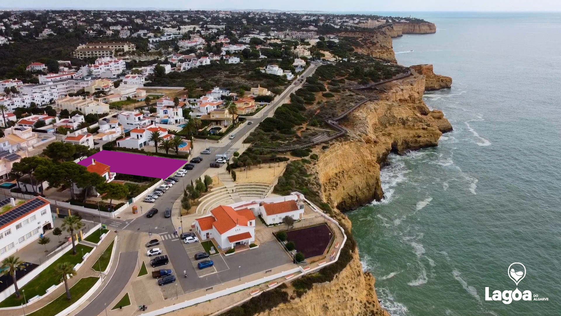 Sul Informação - Há um novo Parque Infantil em construção na Praia do Carvoeiro