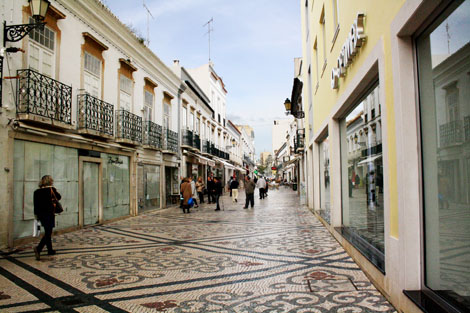 Sul Informação - Lojas com rendas controladas voltam a estar a concurso na Baixa de Faro