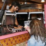 Sul Informação - Lota Cool Market está a levar festa do street food, do artesanato e dos produtos gourmet a Portimão