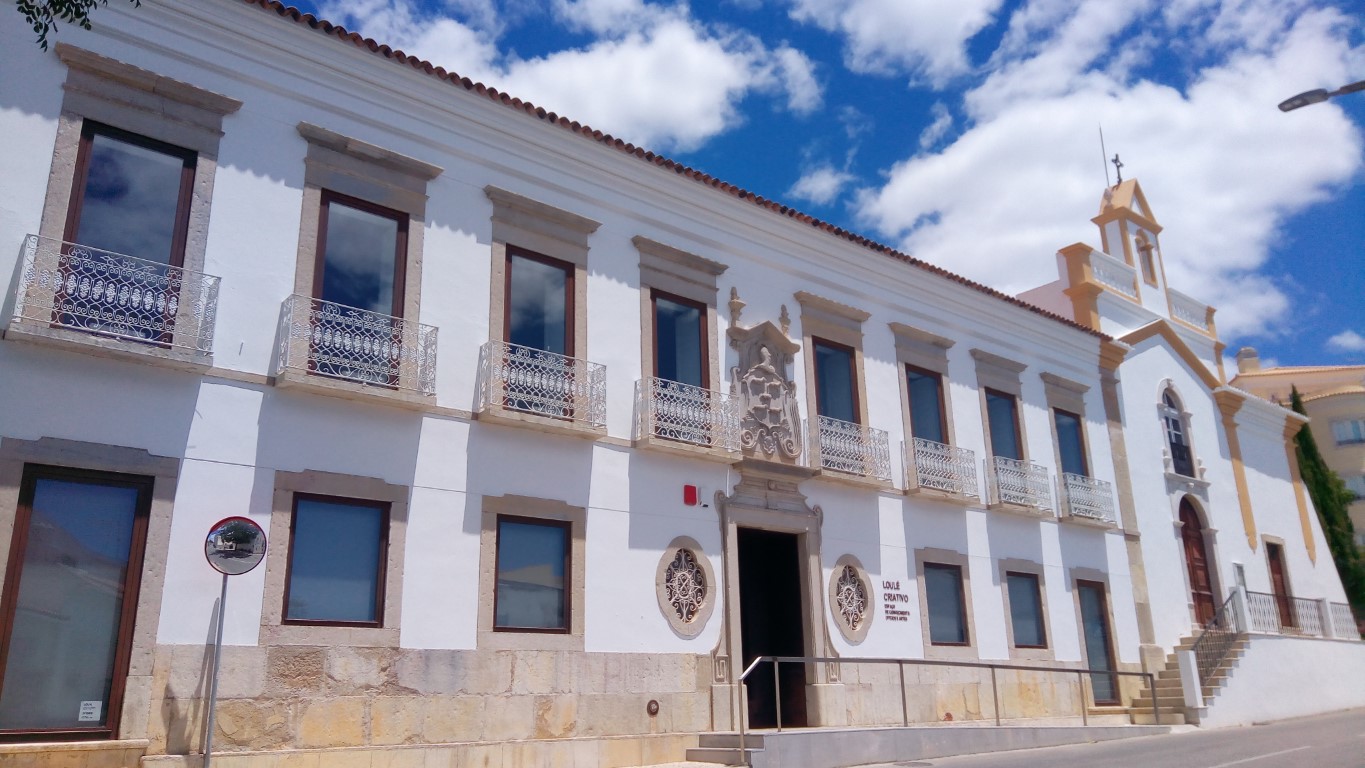 Sul Informação - Livro “Desenhar do Escuro” é apresentado no Palácio Gama Lobo em Loulé