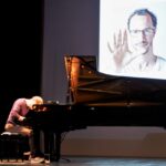 Sul Informação - Júlio Resende recebe prémio Personalidade do Ano com sorrisos, música e memórias