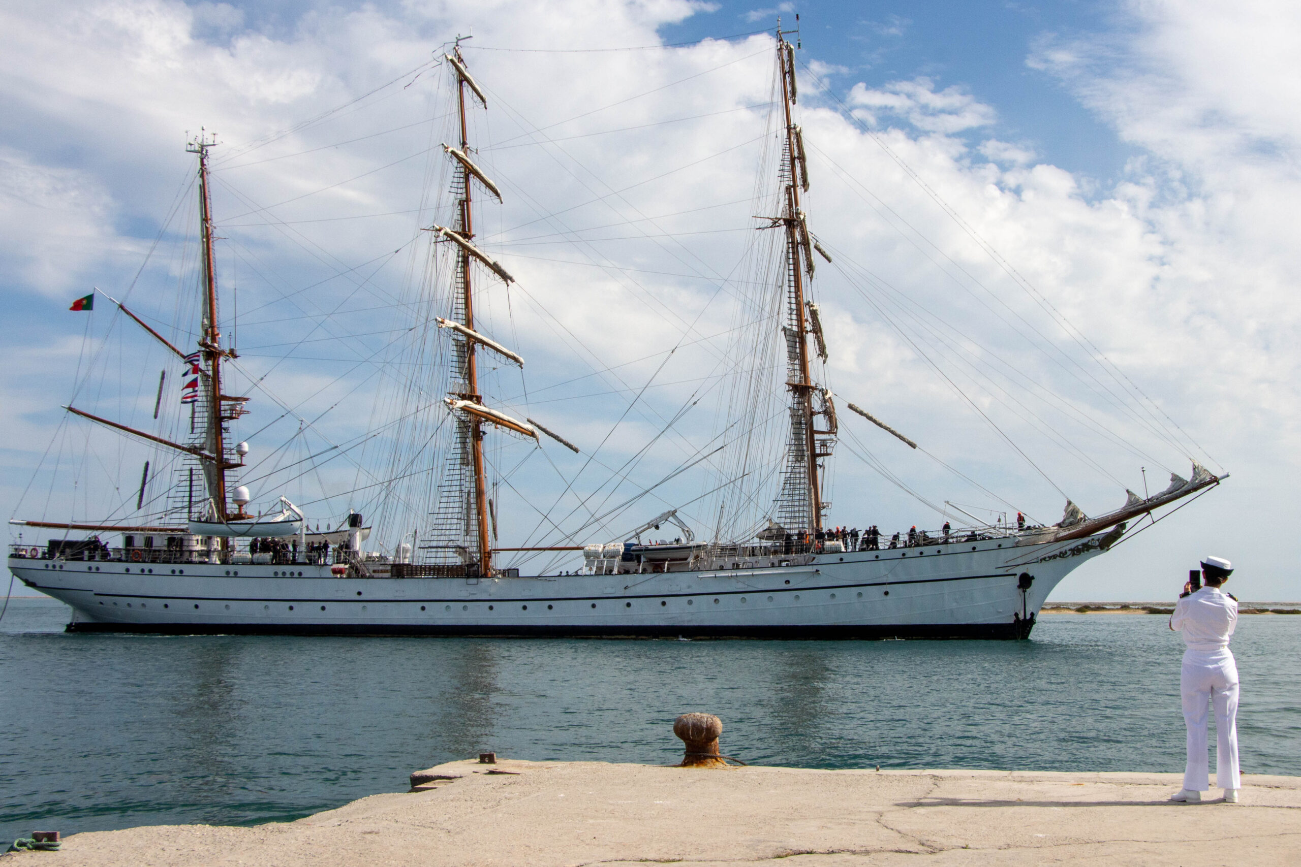 Sul Informação - Navio-escola Sagres está em Faro até domingo, pronto para receber visitas