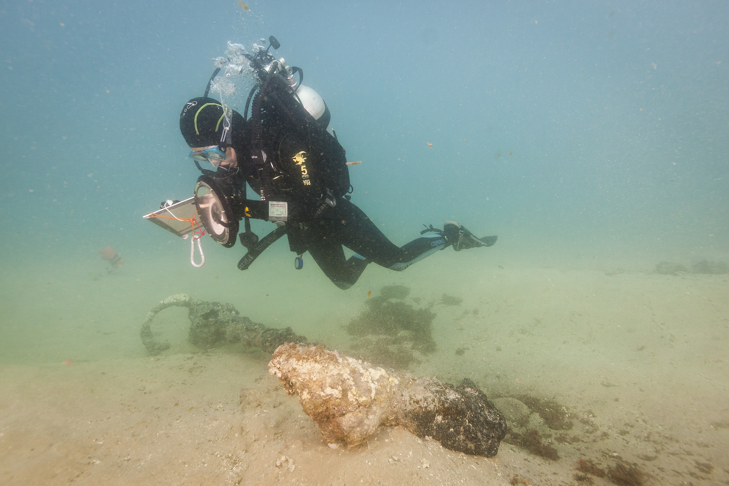 Sul Informação - Fotogaleria: Equipa internacional procura barco do século XVII em Sagres