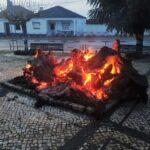 Sul Informação - Alcácer do Sal: Madeiro de Natal volta a aquecer a aldeia de Santa Ana [com fotos]