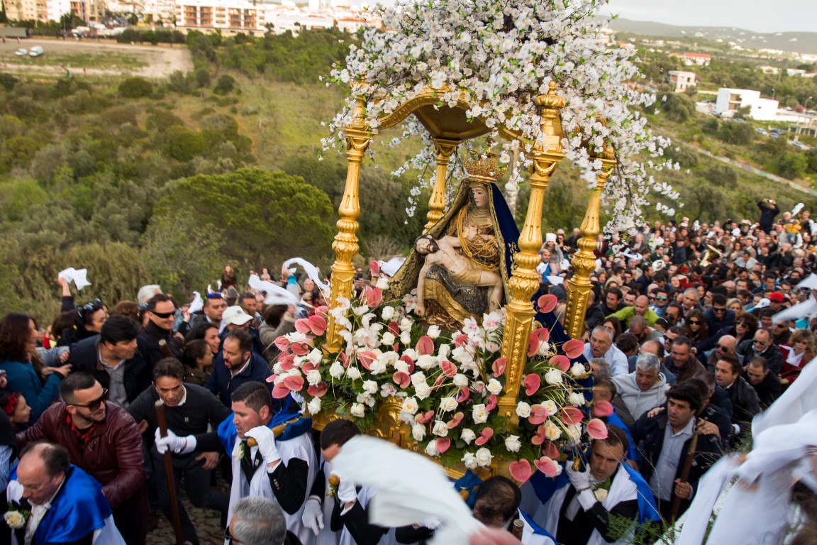 Sul Informação - Fotogaleria: Milhares voltaram a juntar-se em Loulé para gritar “Viva a Mãe Soberana!”