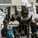 Sul Informação - Manifestantes e até cegonhas anti-petróleo esperaram o ministro do Ambiente e esperaram e esperaram…