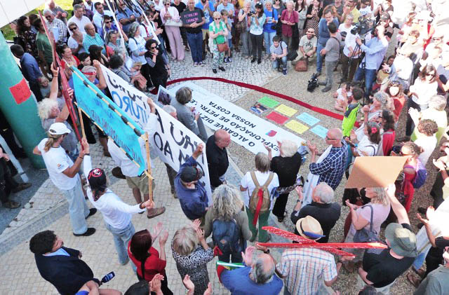 Sul Informação - Presidente da Câmara de Aljezur e manifestantes exigem demissão imediata do dirigente da APA