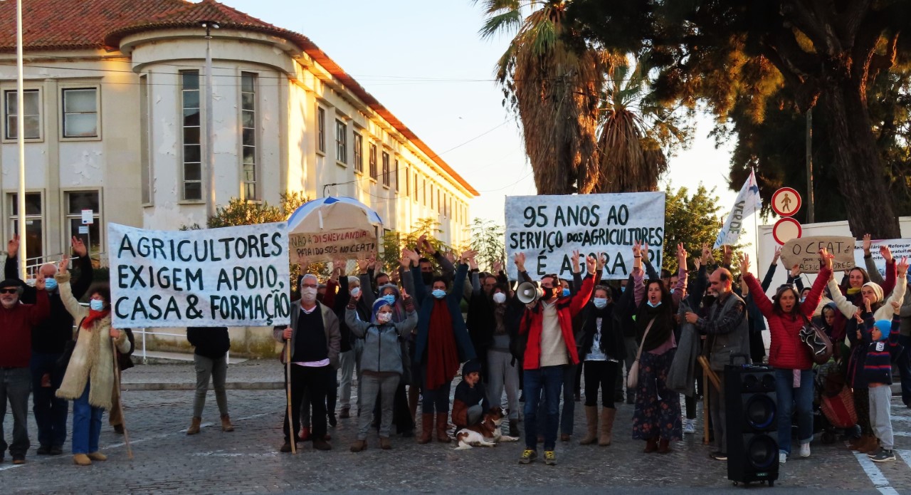 Sul Informação - Cidadãos saíram à rua para exigir que posto agrário de Tavira continue a formar agricultores