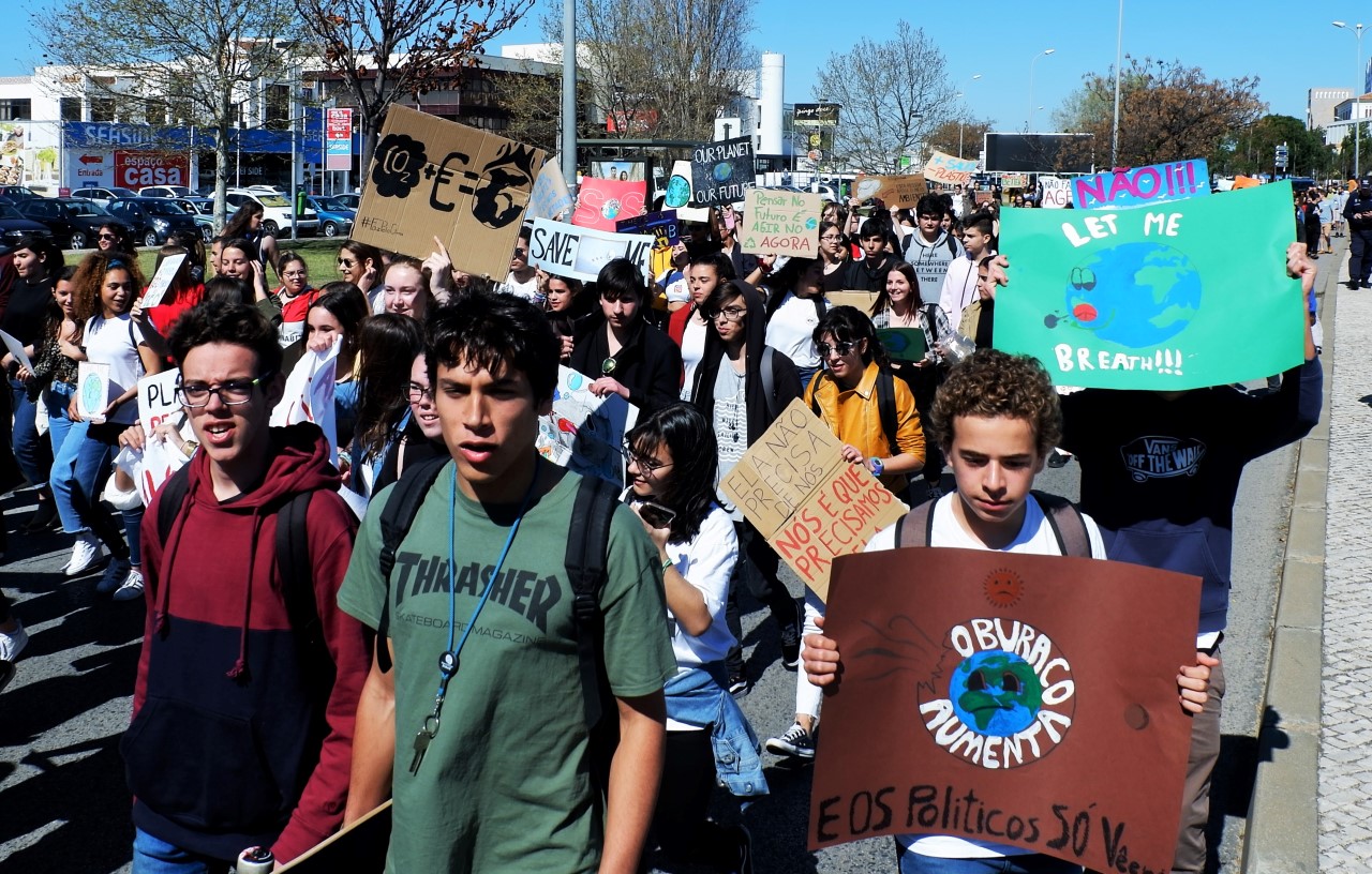 Sul Informação - Alunos algarvios em Greve Climática porque «não há Planeta B»