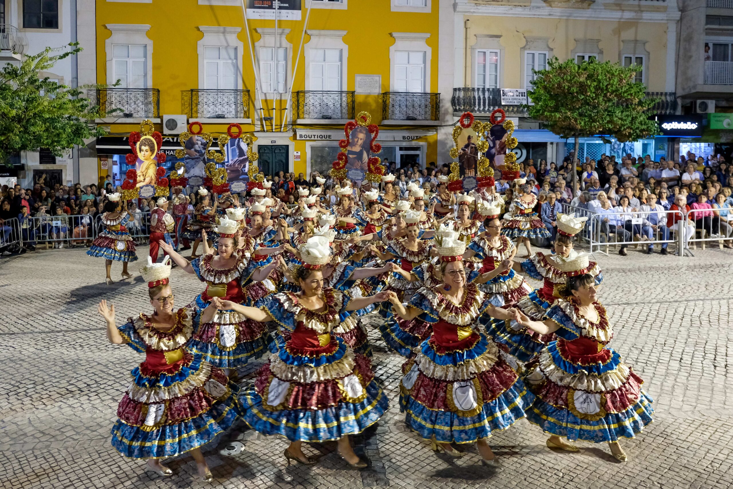 Sul Informação - Marchas Populares de Quarteira desfilam hoje em Loulé