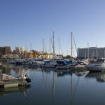Sul Informação - Estaleiros de Faro e Marina de Vilamoura “desfazem-se” de barcos abandonados