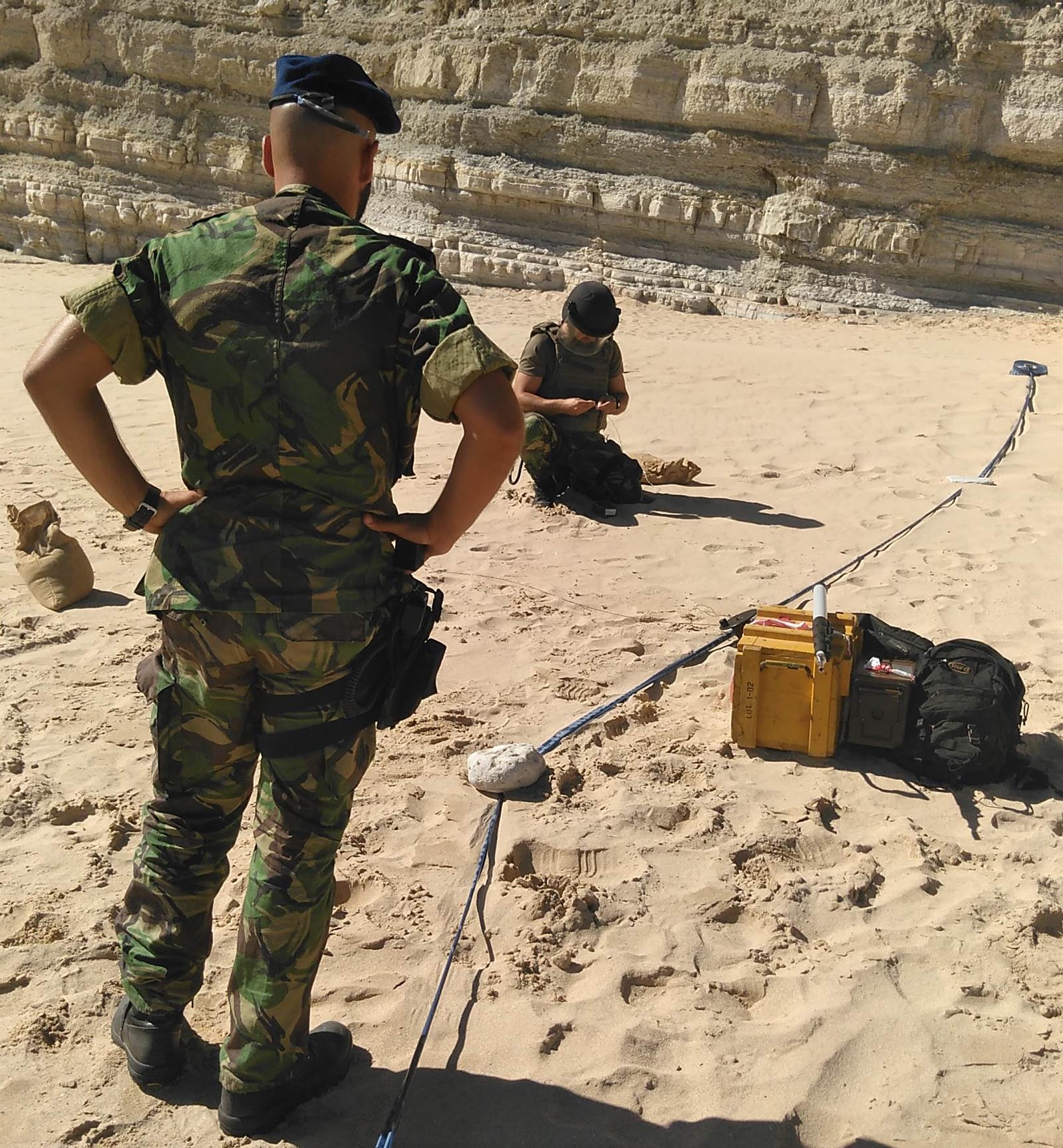 Sul Informação - Explosivo em praia de Lagos foi inativado pela Marinha [com vídeo]