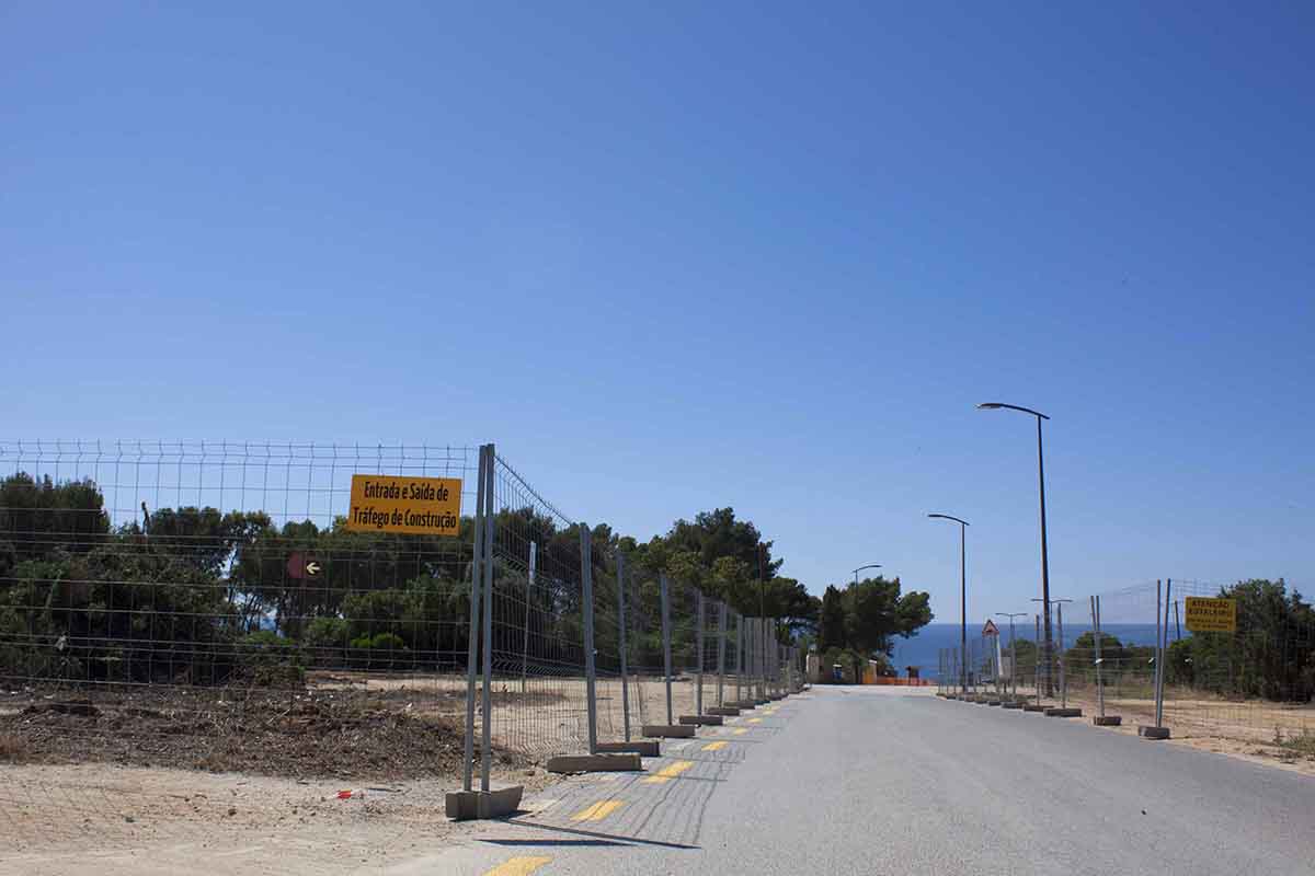 Sul Informação - Praia da Marinha vai ter zona de acesso e de estacionamento requalificada