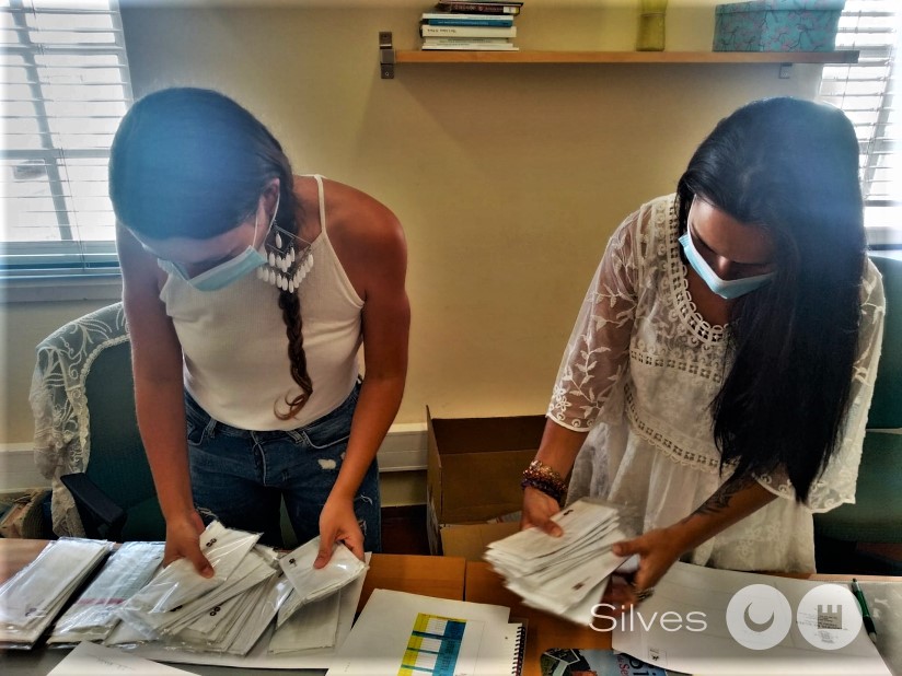 Sul Informação - Câmara de Silves entrega máscaras reutilizáveis à comunidade escolar