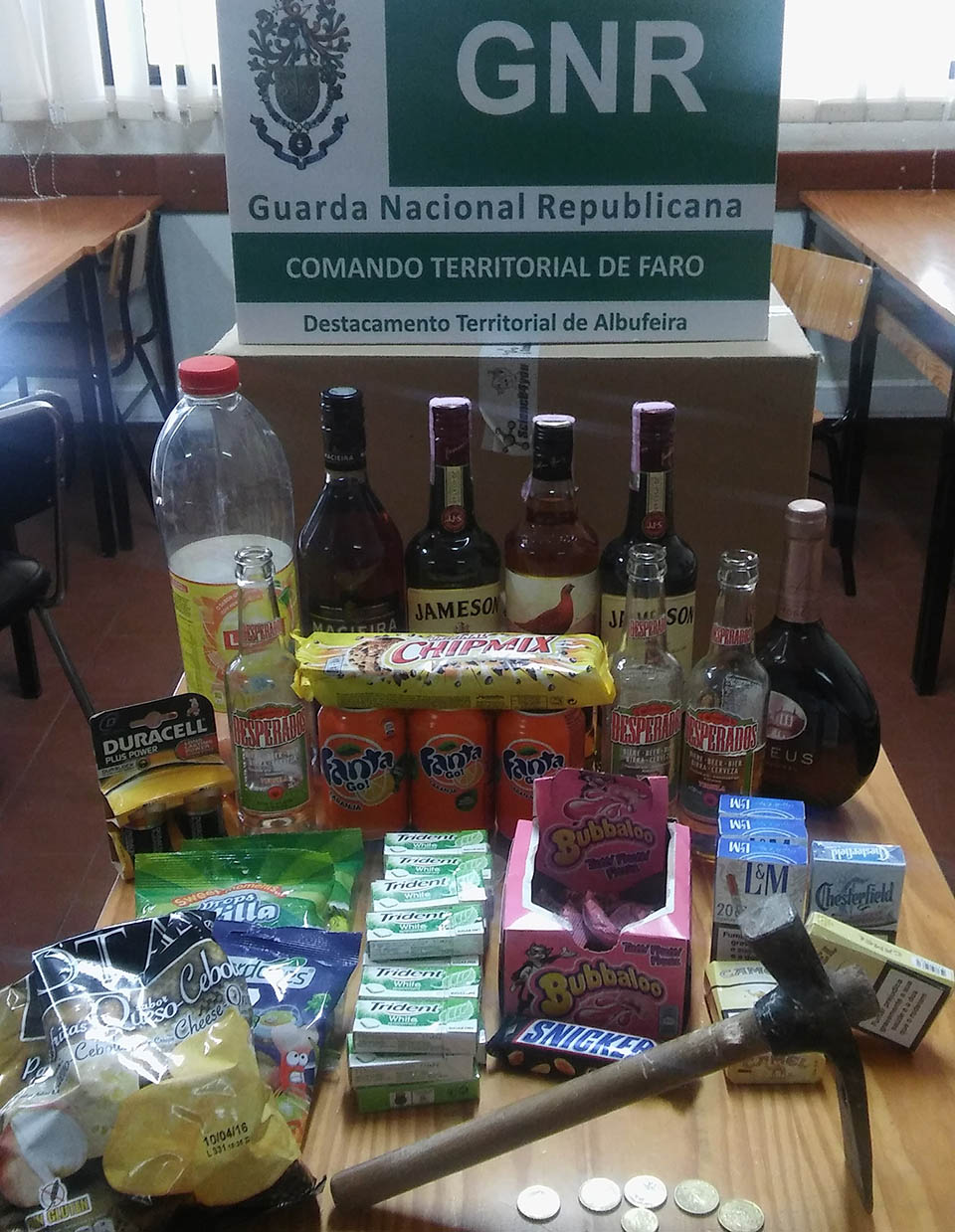 Sul Informação - GNR detém 9 por assaltos em Albufeira, Praia Maria Luísa e Galé