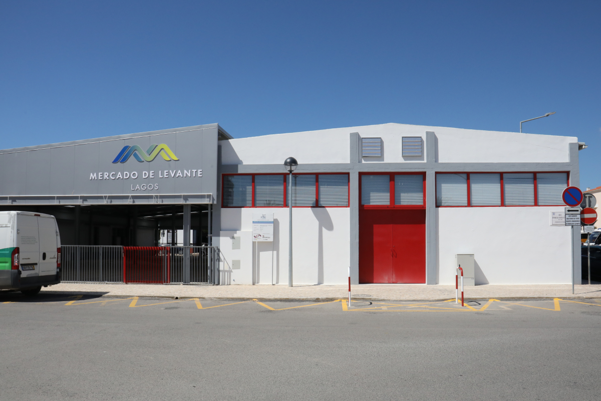 Sul Informação - Mercado do Levante regressa às suas renovadas instalações em Julho