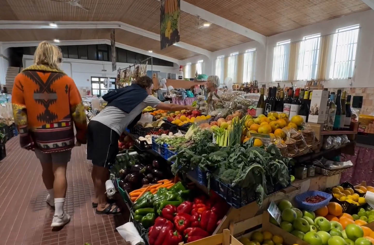 Sul Informação - Em Aljezur, há um Mercado Municipal vivo e ativo